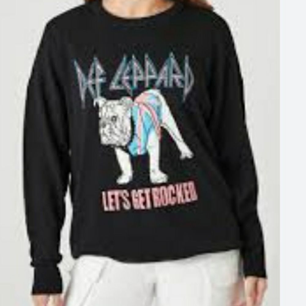 Forever 21 Black Crew Neck Sweater with Rock Band Graphic Oversized Small